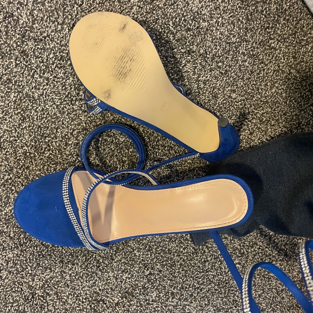 royal blue strappy heels w diamonds!